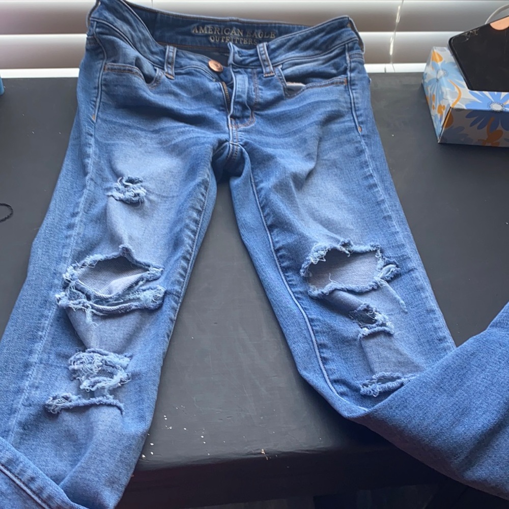 American eagle ripped skinny jeans
